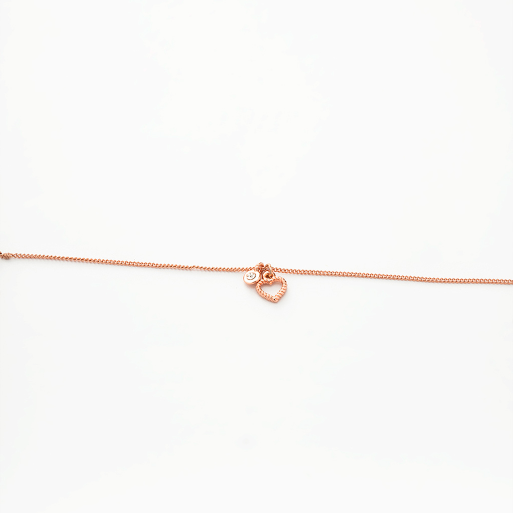 Entrelazos - P019076-2 Set 3 pulseras dije corazón y cristal con baño de oro 24K